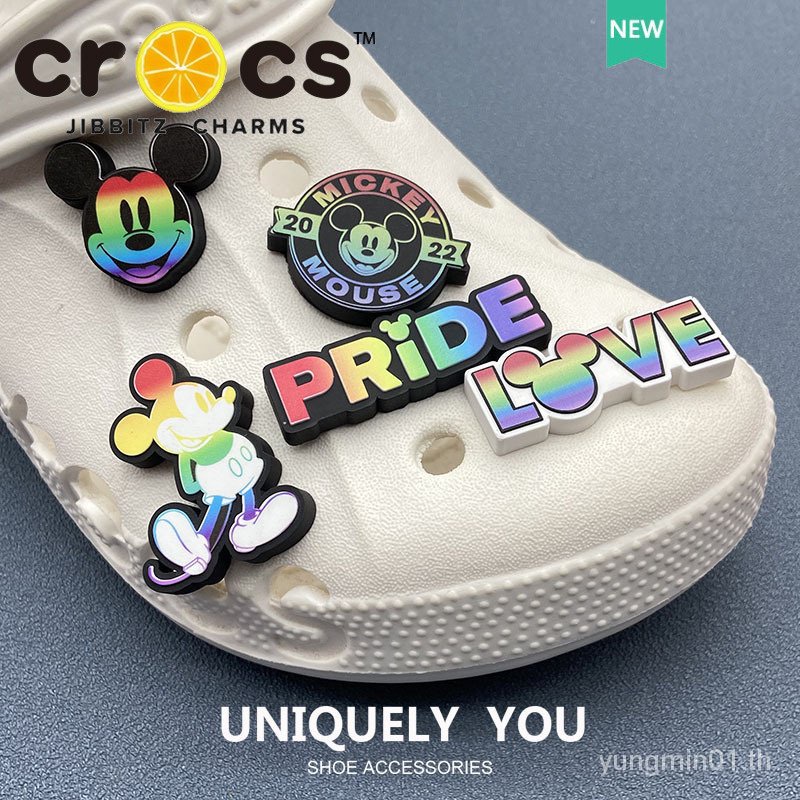Crocs jibbitz charms Disney สายรุ้ง เฉลิมฉลองรองเท้า หัวเข็มขัด อุปกรณ์เสริมรองเท้า DIY