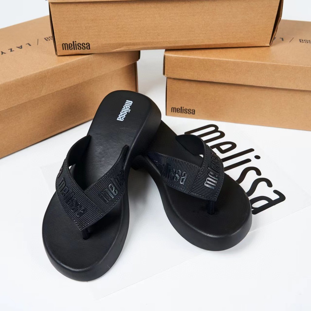 [สต๊อกพร้อม]รองเท้าเจลลี่สไตล์ใหม่หนาSoled Flip-flopsรองเท้าชายหาดลิ่มผู้หญิง