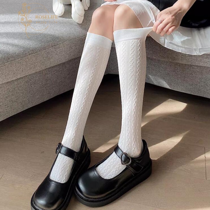 Roselife JK สไตล์ถักเปีย สีขาว นิ่ม เข่า ผ้าฝ้าย ถุงเท้าสูง สําหรับผู้หญิง ฤดูใบไม้ร่วง แฟชั่น เครื่องแบบนักเรียน กระโปรง ถุงน่อง รองเท้า