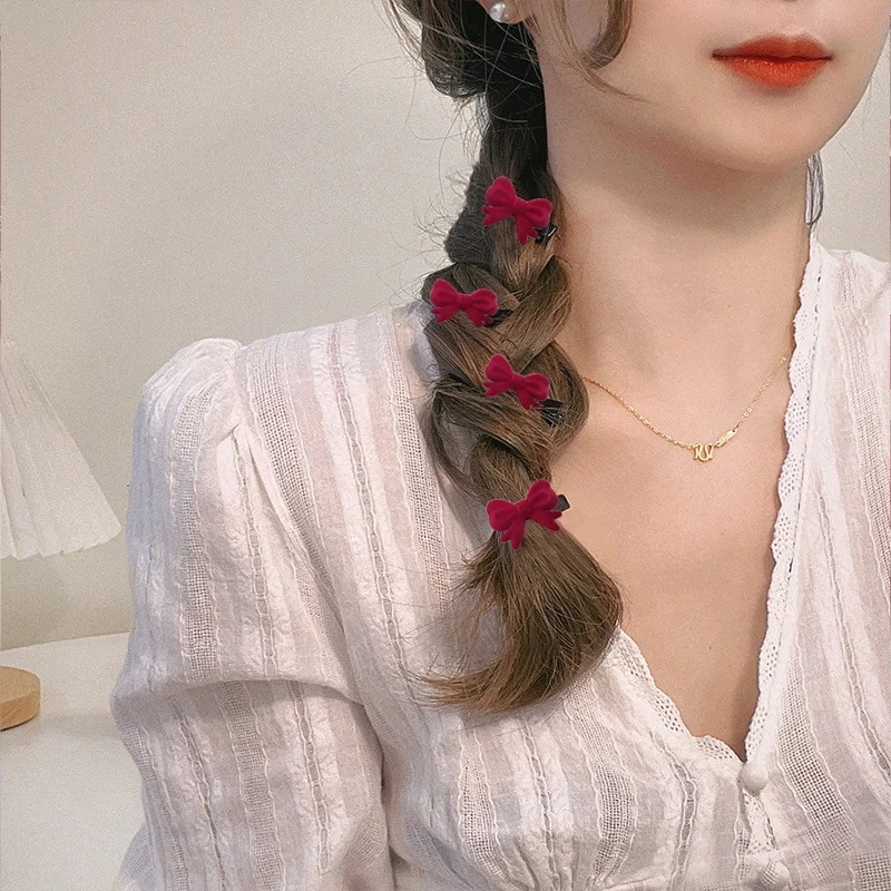 กิ๊บติดผม ผ้ากํามะหยี่ ประดับโบว์น่ารัก สีแดง สไตล์เกาหลี แฟชั่นยอดนิยม สําหรับผู้หญิง เหมาะกับงานปาร์ตี้คริสต์มาส Y2K