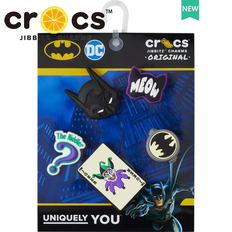 jibbitz crocs แท้ Batman 5 แพ็ค ชุดหัวเข็มขัดรองเท้า พร้อมกระดาษแข็ง DC อะนิเมะ อุปกรณ์เสริมรองเท้า