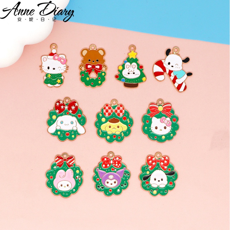 2ชิ้น/ล็อตคริสต์มาสพวงมาลัย Sanrio โลหะผสมเคลือบจี้อุปกรณ์เครื่องประดับ DIY เสน่ห์สำหรับผู้หญิง, พวงกุญแจ/ต่างหู/สร้อยคอจี้แฮนด์เมด DIY เครื่องประดับ S013
