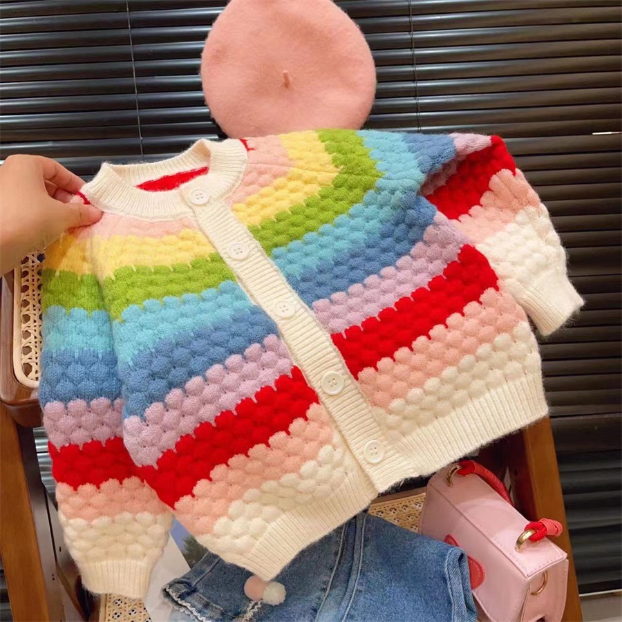 เสื้อแจ็กเก็ตคาร์ดิแกนกันหนาว ผ้าถัก ขนาดเล็ก สีรุ้ง แฟชั่นฤดูใบไม้ร่วง สําหรับเด็กผู้หญิง 2023