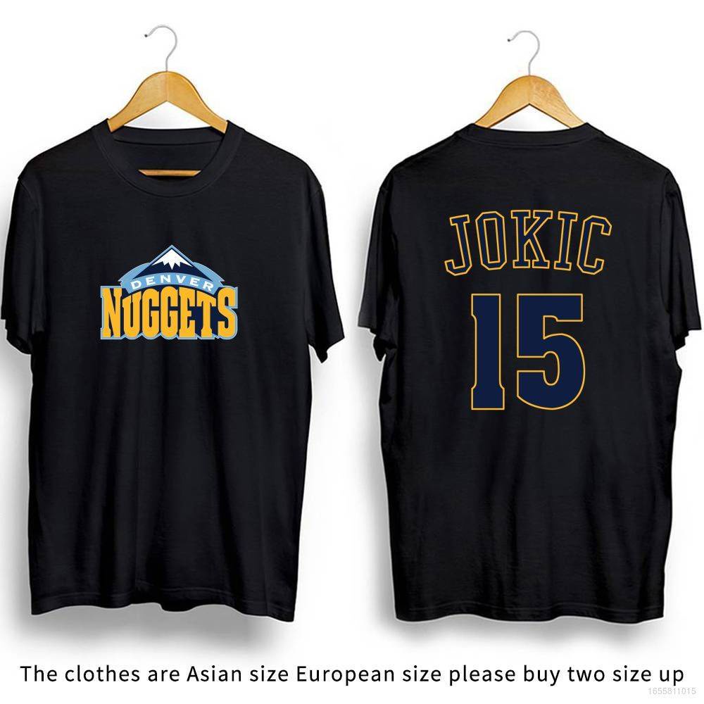 สีขาว a [S-5XL]คอกลม พิมพ์ลาย NBA Denver Nuggets Nikola Jokic สีดํา สีขาว สําหรับผู้ชาย และผู้หญิง ข