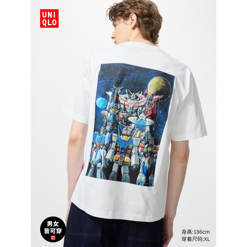 Uniqlo เสื้อยืดแขนสั้นพิมพ์ลาย Gundam สําหรับผู้ชายและผู้หญิง "Mobile Suit Gundam" 480144