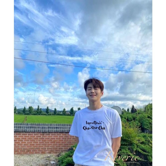 ร่ำรวย เสื้อยืด พิมพ์ลาย HOMETOWN CHACHACHA HONG DU YOON HYE JIN KDRAMA SERIES KPOP HOMETOWN CHA-CHA