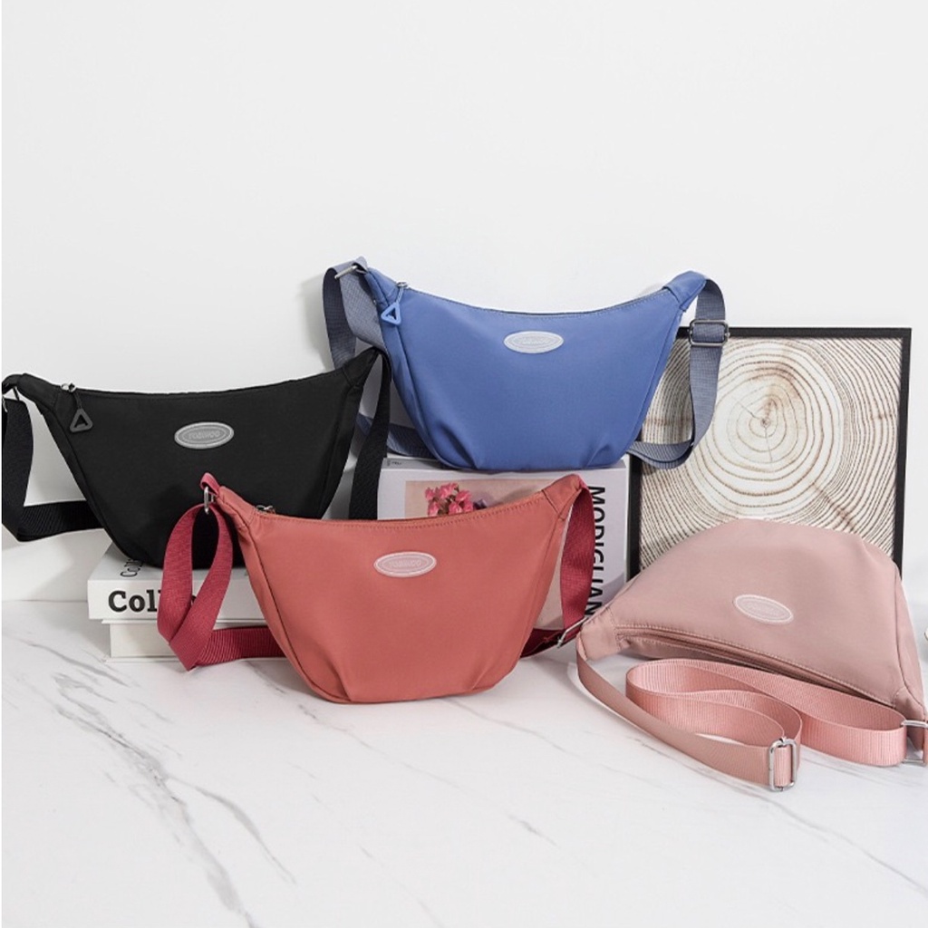 【พร้อมส่ง】miss bag fashion กระเป๋าสะพายข้างสไตล์ใหม่ กระเป๋าสะพายไนลอน รุ่น D-1555