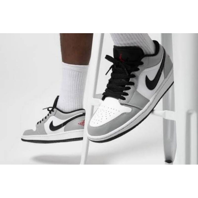 รองเท้า Nike Air Jordan 1 low LlGHT SMOKE GREY.