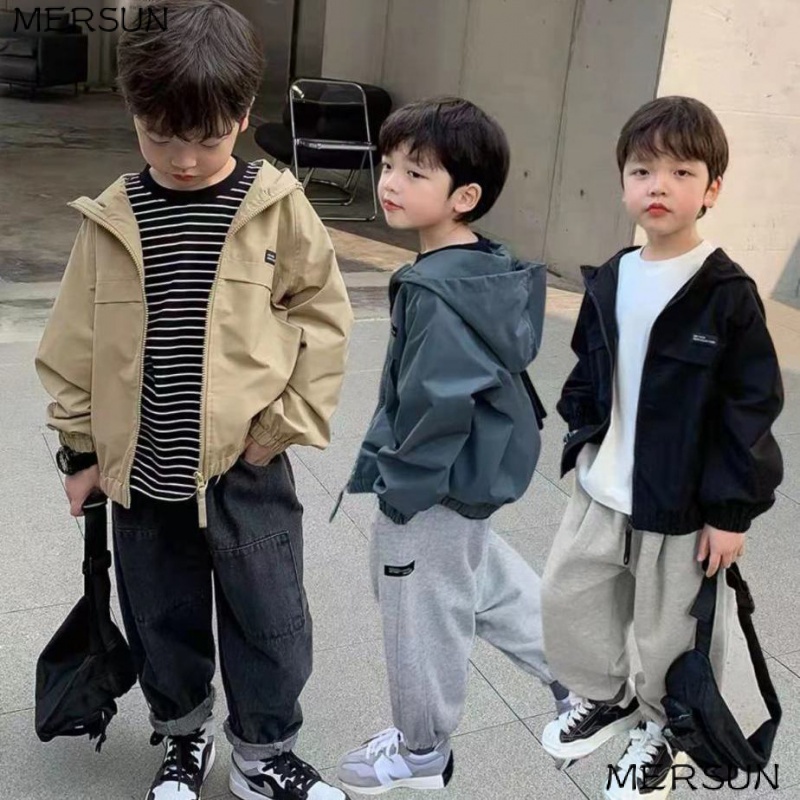 เสื้อแจ็กเก็ตกันลม มีฮู้ด ทรงหลวม เข้ากับทุกการแต่งกาย แฟชั่นฤดูใบไม้ผลิ และฤดูใบไม้ร่วง สไตล์เกาหลี สําหรับเด็กผู้ชาย