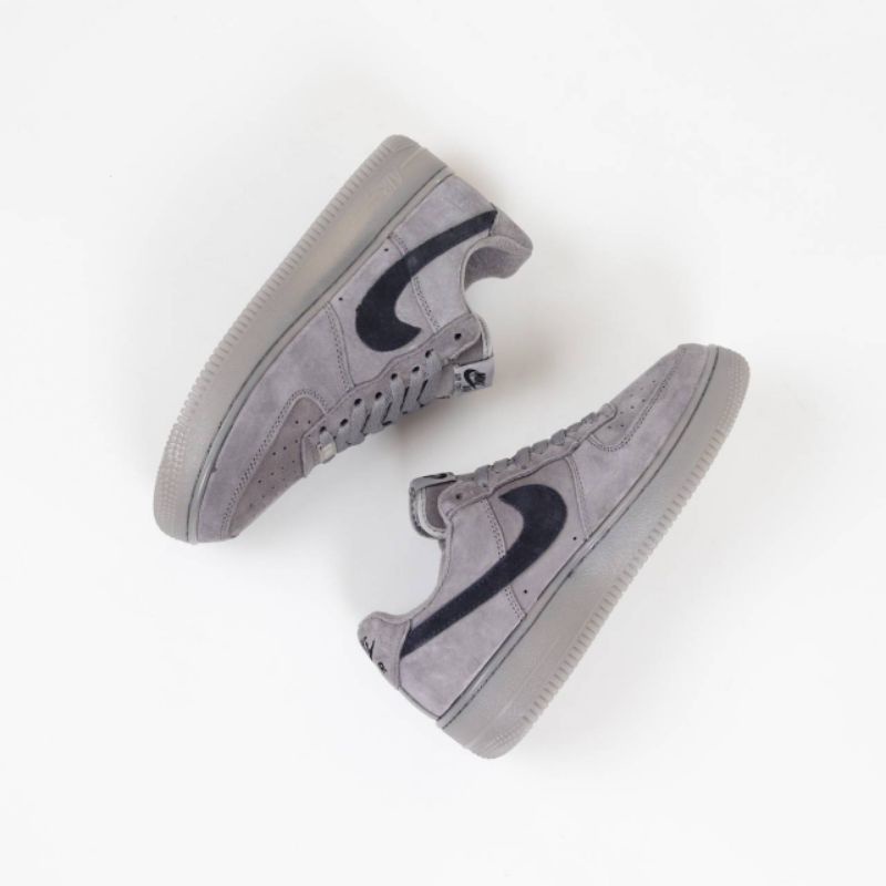 Sepatu Nike Air Force 1 Low Reigning Champ สีเทาสะท้อนแสง BNIB แท้ 100% Sneakers