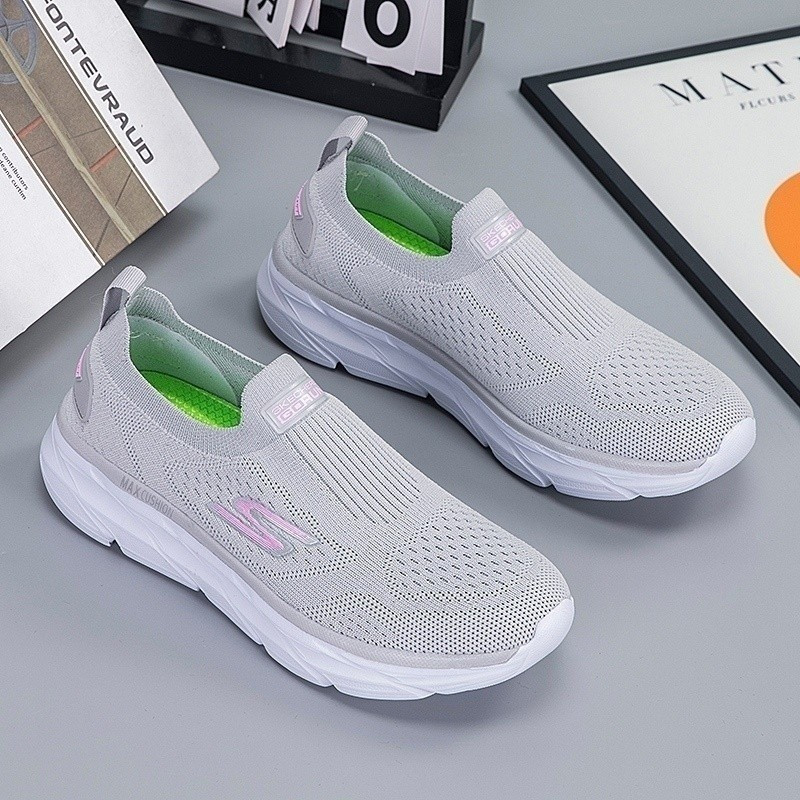 จัดส่งด่วน Skechers_Max Cushion Summer Slip On รองเท้าผ้าใบผู้หญิง รองเท้ากีฬา รองเท้าผ้าใบผู้หญิง NESQ CE99 QX0D REWM G9WV
