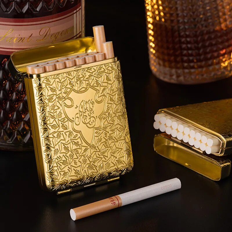 The new luxury retro carved cigarette holder can accommodate 16/20 pocket storage boxes