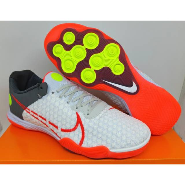 Sepatu Futsal Nike React Gato White Bright Crimson Cool Grey สันทนาการ