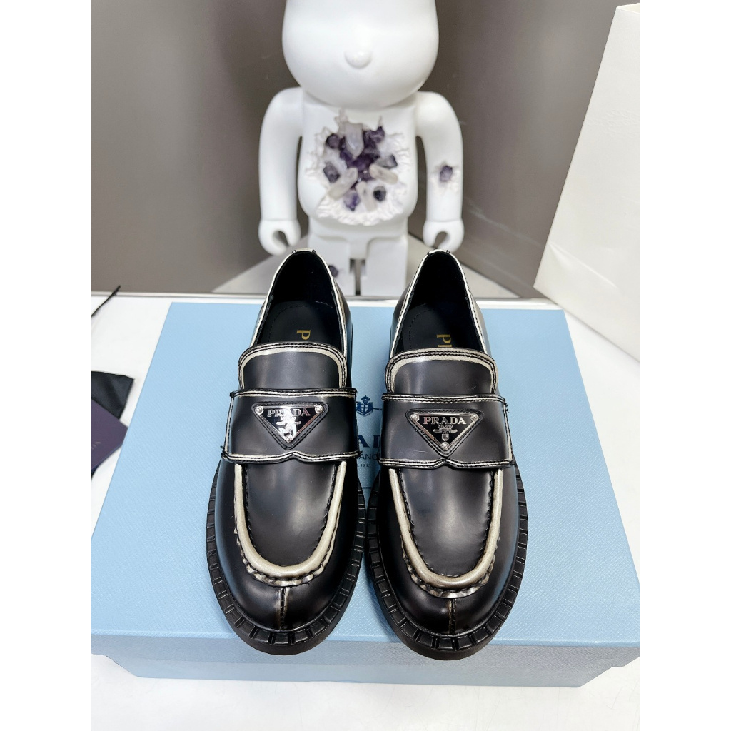 รองเท้าผู้หญิงดีไซน์เก๋สไลล์แบบหนัง Fashionable Slip-on Leather Women’s Shoes mules boat shoes 34-40
