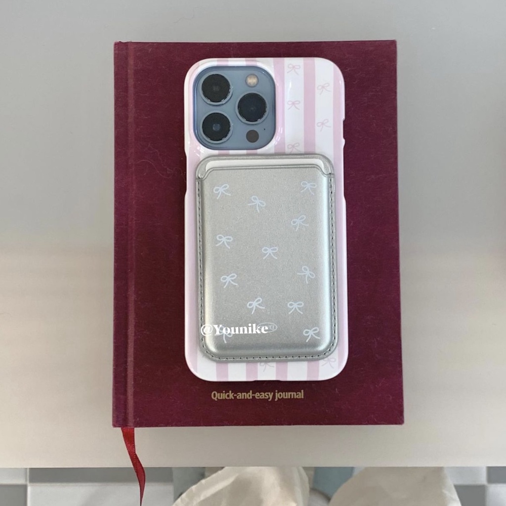 Ins สไตล์สาวสีชมพูลายโบว์ไร้สายชาร์จเงินแม่เหล็กผู้ถือบัตรเหมาะสําหรับ iphone13pro/14promax Apple 11/12 เคสโทรศัพท์ 15/16plus เคสป้องกัน