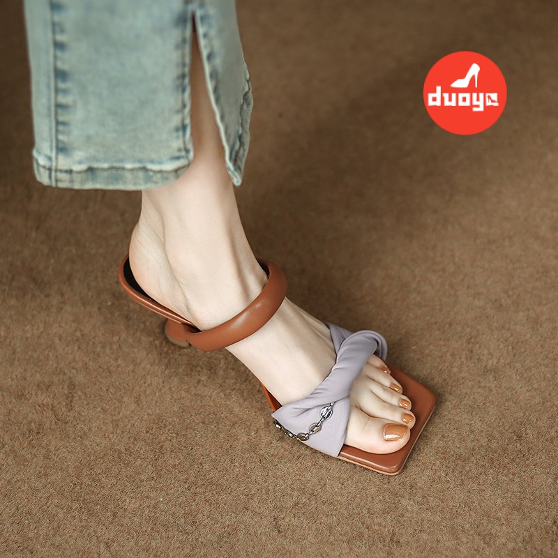 Duoya Factory รองเท้าแตะ หนังนิ่ม เปิดนิ้วเท้า ส้นหนา สวมใส่สบาย แฟชั่นฤดูร้อน สําหรับผู้หญิง