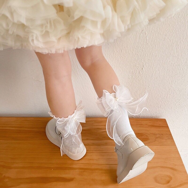 PRETTY BABY พร้อมส่ง ถุงเท้าเด็ก ถุงเท้ายาวโบว์ ติดมุกหัวใจ (1-13ปี) (1000)