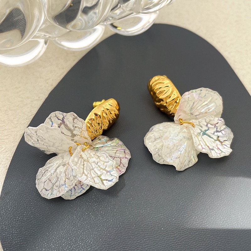 พร้อมส่ง IRIS Vintage | secret spirit flower earrings GV039 เคื่องประดับ สร้อย ตุ้มหู ทอง 18K