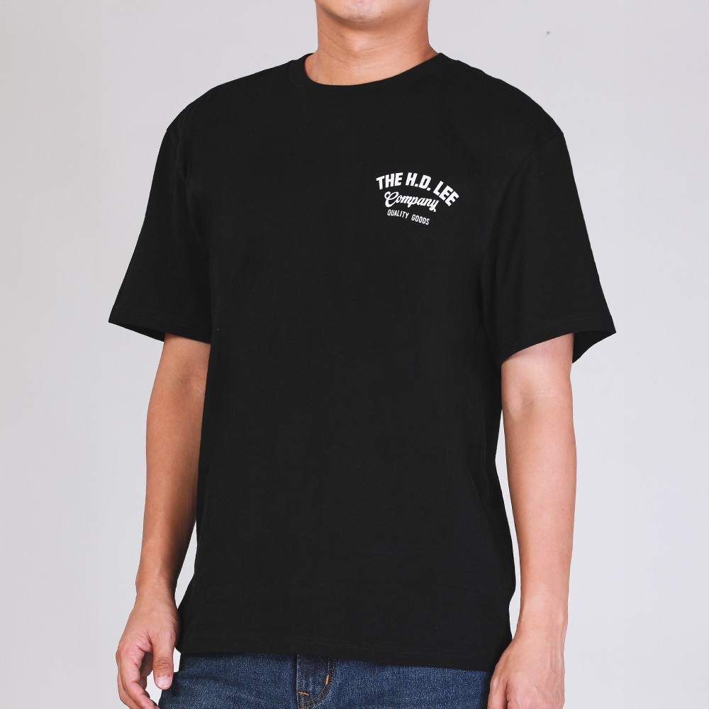 LEE เสื้อยืดแขนสั้นผู้ชาย คอลเลคชั่น Buddy Lee with Mark Prin ทรง Comfort รุ่น LE F124MTSSN22 สีดำ