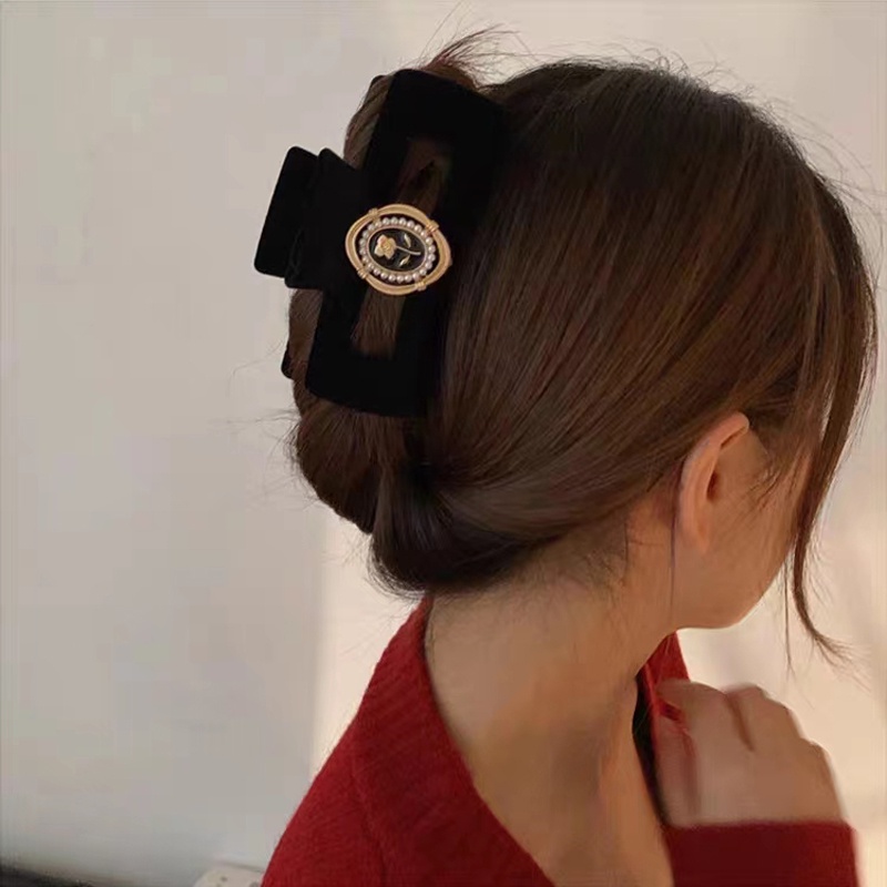 กำมะหยี่สีดำ Rose Hair Claw Clip อารมณ์คลิปฉลามสูง Headwear แฟชั่น