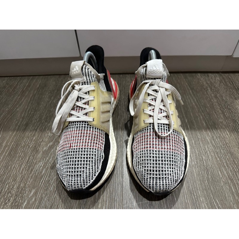 รองเท้ามือสอง adidas UltraBOOST 19  Size : 38 / 23.5 cm.