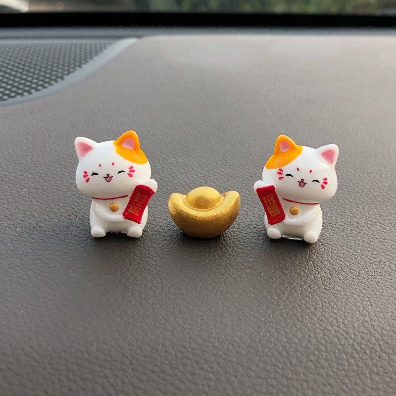 ตุ๊กตาดุ๊กดิ๊กหน้ารถ ในรถตุ๊กตา เครื่องดนตรีคอนโซลกลาง ขนาดเล็ก ลายการ์ตูนแมวนําโชค สําหรับตกแต่งภายในรถยนต์
