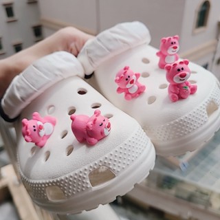 รองเท้าแตะ Crocs Charm Jibbitz ลายหมีสตรอเบอร์รี่ 3D สีชมพู สําหรับเด็กผู้หญิง นักเรียน เดินชายหาด 5 ชิ้น