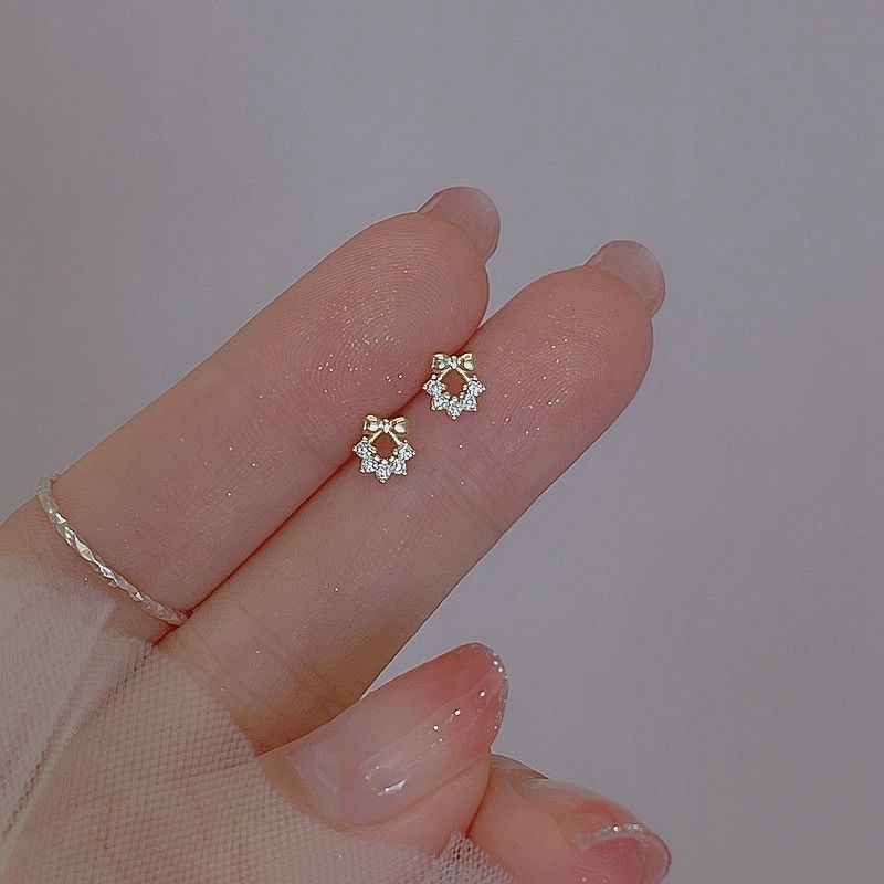 ต่างหูสตั๊ด เหล็กไทเทเนียม ประดับเพชร คริสตัล สไตล์เกาหลี เรียบง่าย หรูหรา เครื่องประดับแฟชั่น สําหรับผู้หญิง - รูปที่ 3