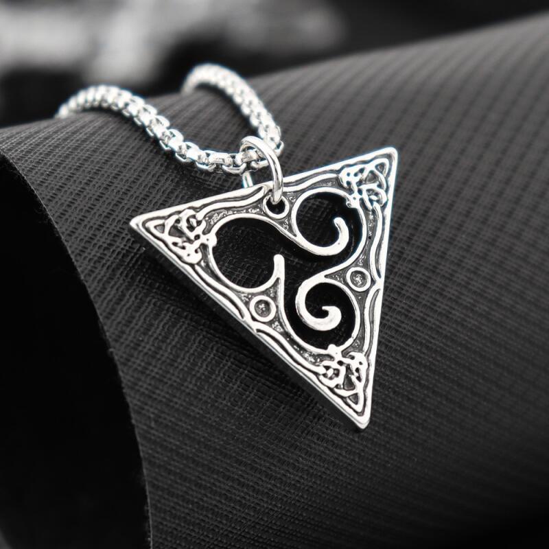 Viking สร้อยคอแฟชั่น จี้สามเหลี่ยม สไตล์ฮิปฮอป วินเทจ เครื่องประดับ ปาร์ตี้ฮาโลวีน สําหรับผู้ชาย