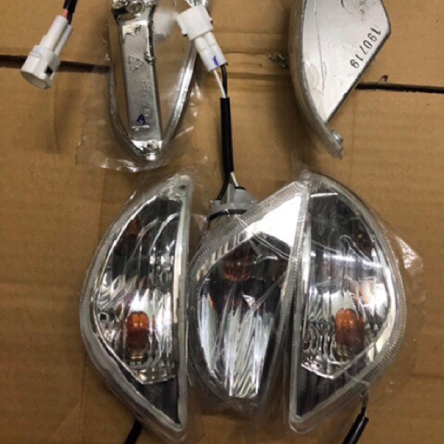 ไฟเลี้ยวหน้าหลัง Vespa Lx 125/150 Zin