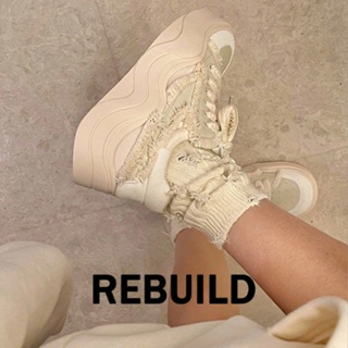 REBUILD รองเท้าผ้าใบผู้หญิง สีขาว พื้นหนา รองเท้าผ้าใบส้นสูงส้นหนา รองเท้าแฟชั่น ผูกเชือก 2023 NEW FYD23904UG 36Z230906