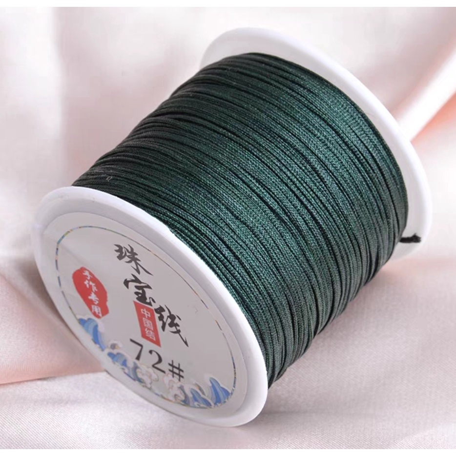 ไหมญี่ปุ่น 2 ชั้น ใช้ร้อยลูกปัด ถักเครื่องประดับเส้นแน่น เรียบลื่น ขนาด 0.8 มิล ยาว 45 เมตร และสีขาว 1 มิล ยาว 23 เมตร