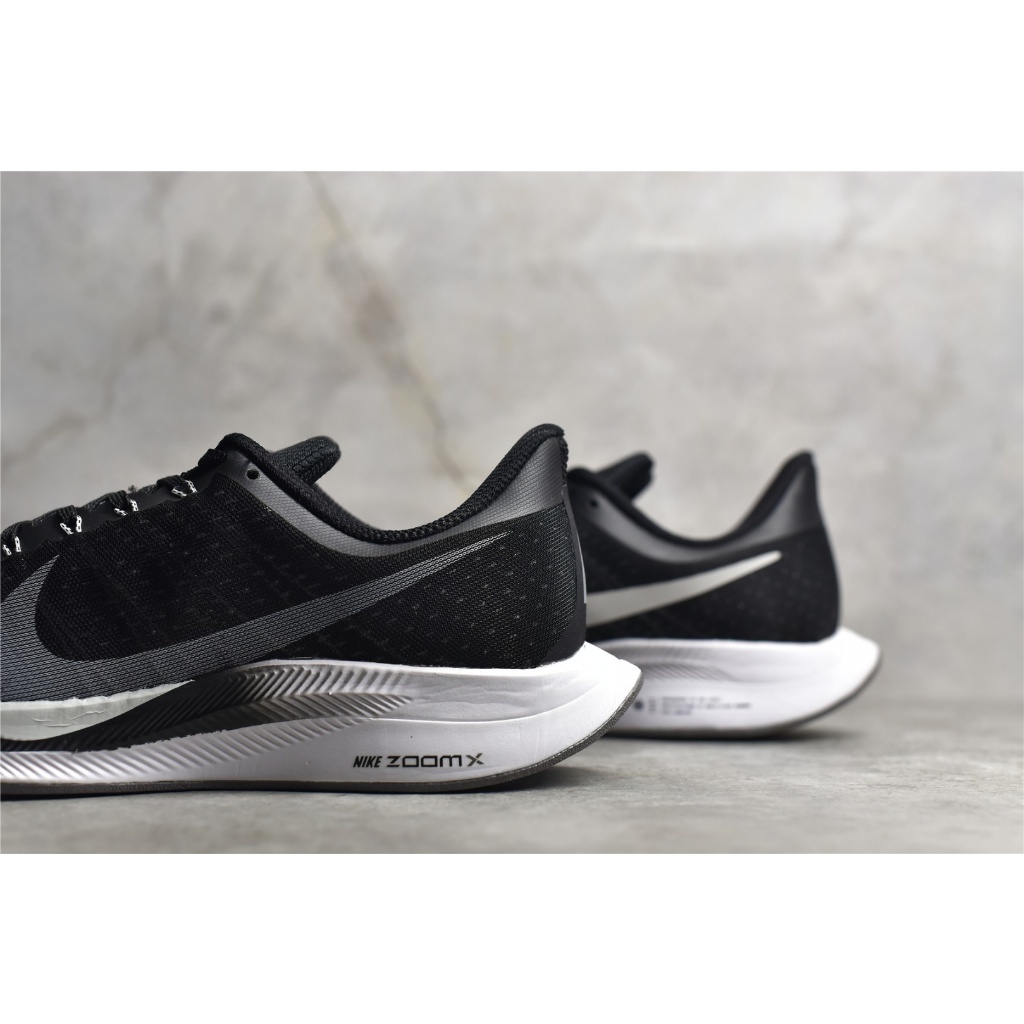 Authentic Nike Air Zoom Pegasus 35 Turbo 2.0ขาวดำ วินเทจสบายๆสวมใส่ลื่นวิ่งรองเท้าบาสเกตบอลรองเท้าผ้าใบผู้ชายผู้หญิAJ411