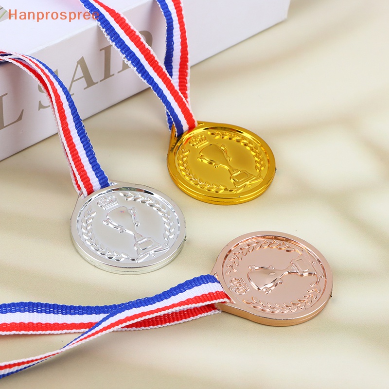 Hanprospree&gt; เหรียญรางวัลฟุตบอล รางวัล รางวัล รางวัล รางวัล สีทอง สีเงิน สีบรอนซ์ ของเล่นสําหรับเด็ก ของที่ระลึก ของขวัญ กีฬากลางแจ้ง