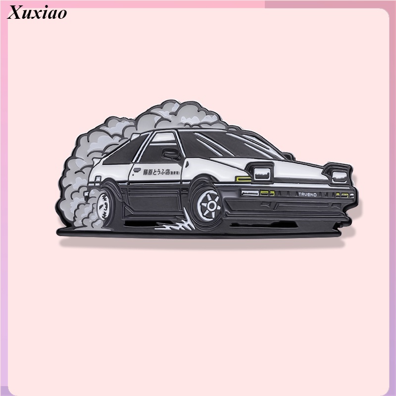 เข็มกลัดโลหะ รูปการ์ตูนอนิเมะ Fujiwara Takumi AE86 Initial D Enamel Pin Souvenir Send A Friend's สําหรับติดกระเป๋าเป้สะพายหลัง