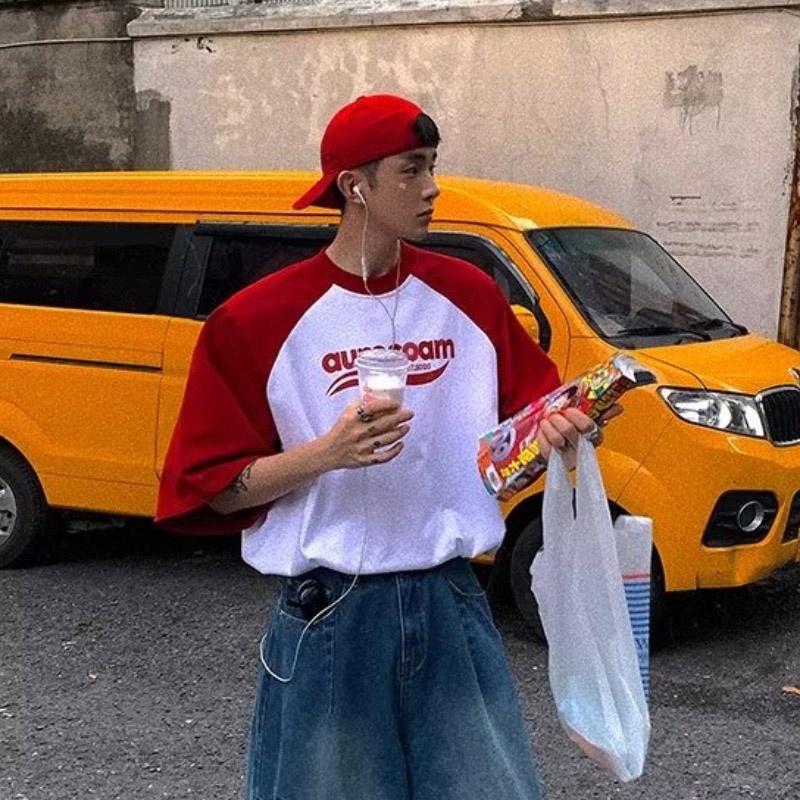 Lansboter เสื้อยืด คอกลม แขนสั้น ทรงหลวม สไตล์ฮ่องกง เรโทร อเมริกัน สีแดง และสีขาว สําหรับผู้ชาย