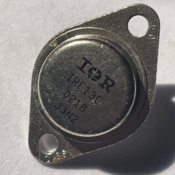 ใหม่ จานบิน 130 IRF130 จานบิน  ของแท้ To-3 75W 14A 100V  0.8 ohm. J3N2 พร้อมส่ง