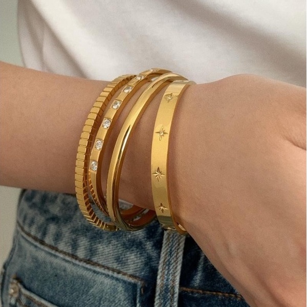 สร้อยข้อมือ กําไลข้อมือ เหล็กไทเทเนียม ชุบทอง 18k ประดับเพทาย