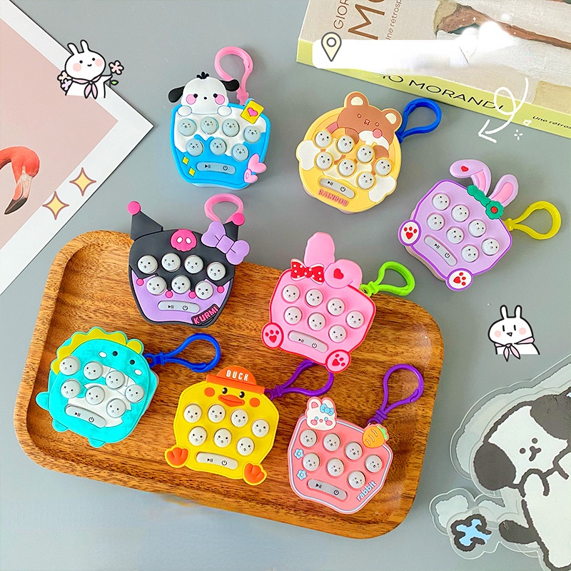 พวงกุญแจ จี้การ์ตูนอนิเมะ Sanrioes Kuromi Melody Pochacco Press The Button To Play Games ของเล่นสําหรับเด็ก