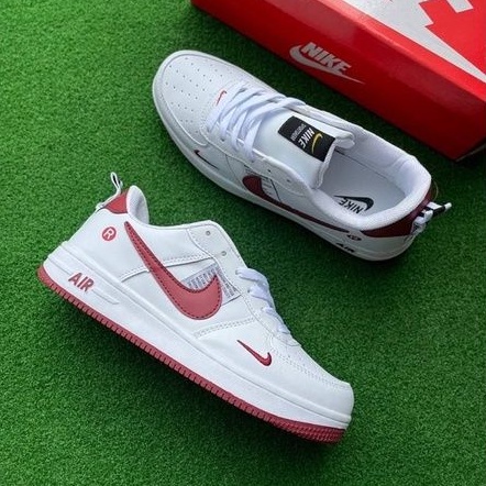 Nike AIR FORCE 1 รองเท้าผ้าใบลําลอง สีขาว สีแดงเข้ม