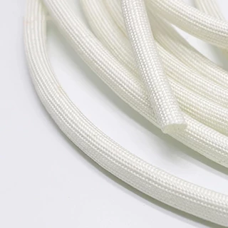 ท่อไฟเบอร์อ่อนถักสีขาวสายฉนวนกันความร้อน600°C ท่อไฟเบอร์กลาส Sleeving อุณหภูมิสูงขนาด 1-50 มม. เส้นผ่านศูนย์กลาง
