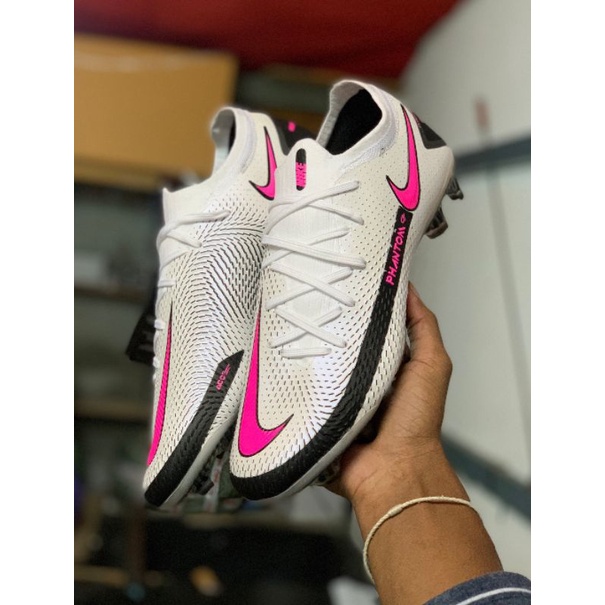 Nike Phantom GT สีขาว รองเท้าสตั๊ด รองเท้าฟุตบอล