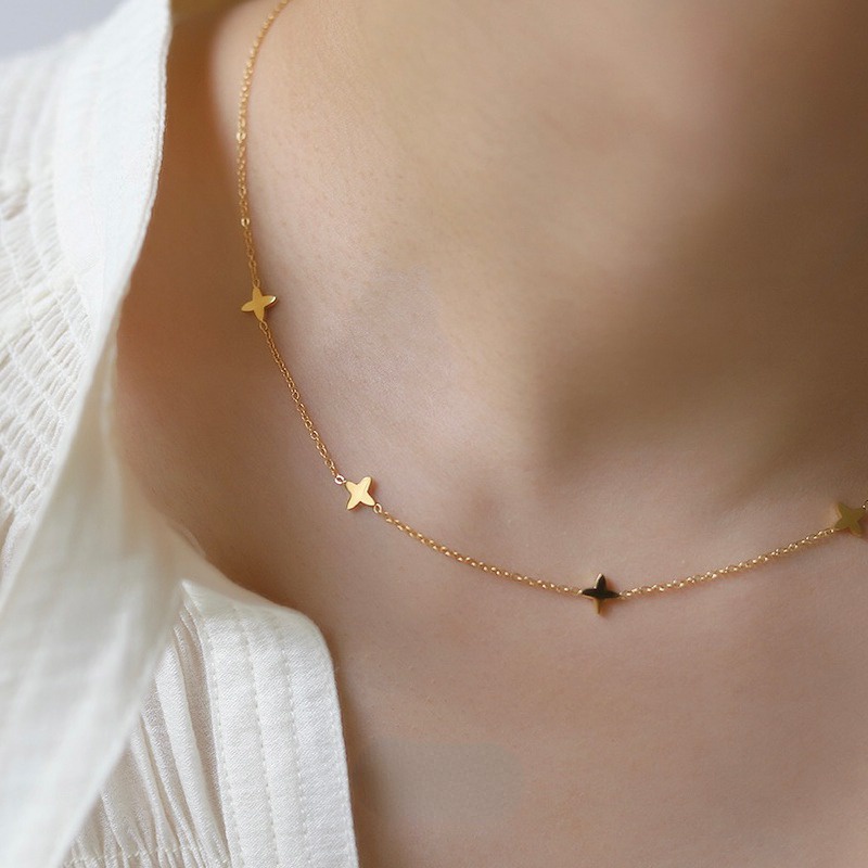 สร้อยคอโซ่เหล็กไทเทเนียม จี้รูปใบโคลเวอร์สี่แฉก ดอกไม้ เรียบง่าย เครื่องประดับ ให้เป็นของขวัญ