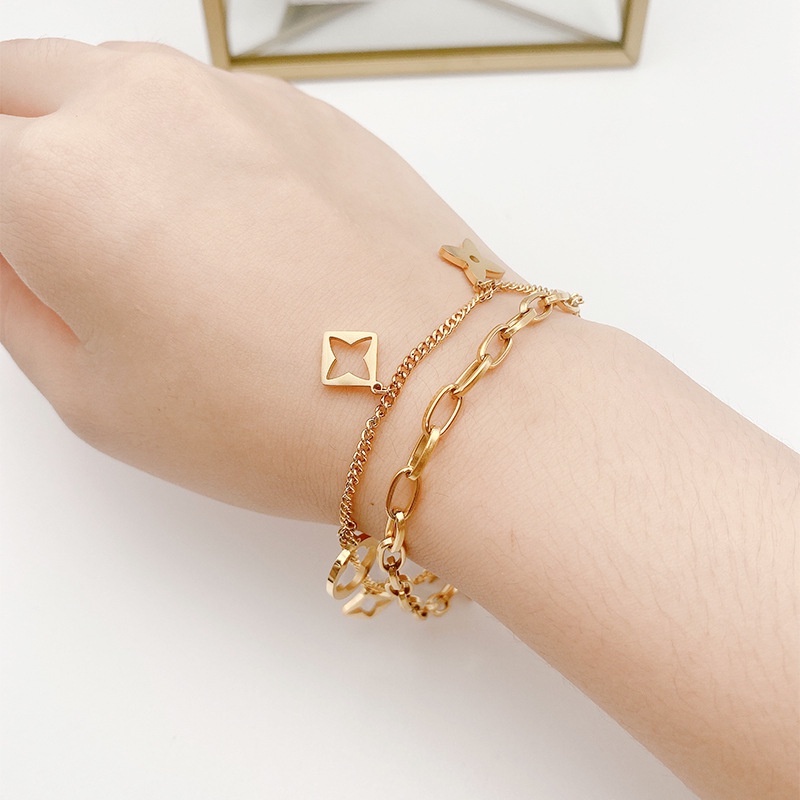 สร้อยคอ สร้อยข้อมือ แหวนคู่ จี้ใบโคลเวอร์สี่แฉก นําโชค สไตล์เดียวกัน เหมาะกับของขวัญ สําหรับผู้หญิง แฟนสาว