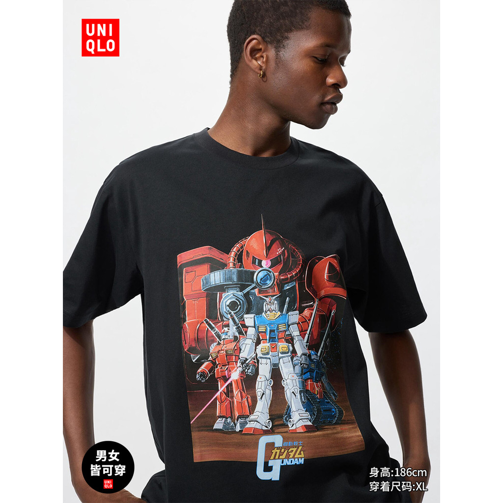 Uniqlo เสื้อยืดแขนสั้นพิมพ์ลาย Gundam สําหรับผู้ชายและผู้หญิง "Mobile Suit Gundam" 480143