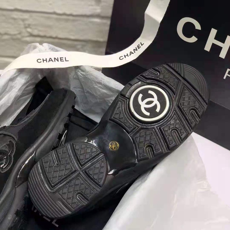Chanel รองเท้ากีฬา หนังวัวแท้ ระบายอากาศ สวมใส่สบาย ทนทาน สีดํา และสีขาว