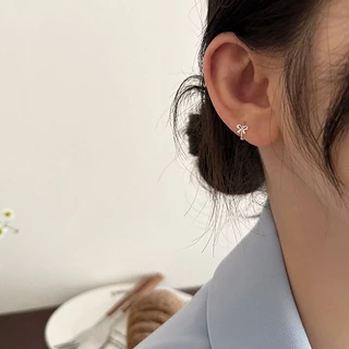 ในไทย-พร้อมส่ง✨ต่างหูสตั๊ด ต่างหูประดับโบว์ น่ารักหวาน ไม่ทําให้แพ้ง่าย สไตล์เกาหลี สำหรับผู้หญิง 2024ใหม่-Move