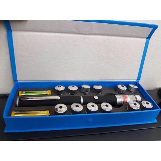 ของเล่นแมว เลเซอร์ สีเขียว 2200 mW Green Laser pointer เปลี่ยนหัวได้ 13 หัว พร้อม แบต2ก้อน