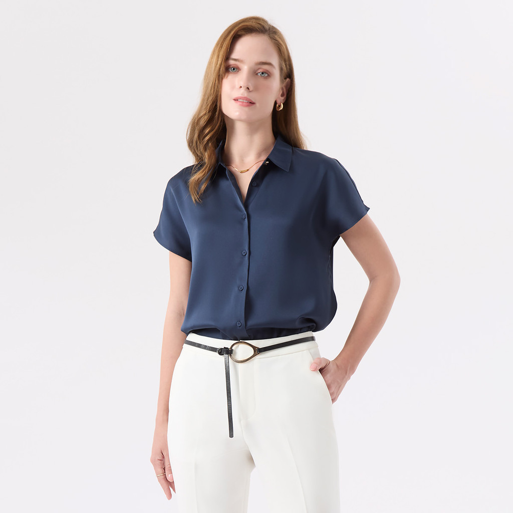 ESPADA เสื้อเชิ้ตแขนสั้นผ้าซาติน ผู้หญิง สีกรมท่า | Short Sleeve Satin Shirt | 04870