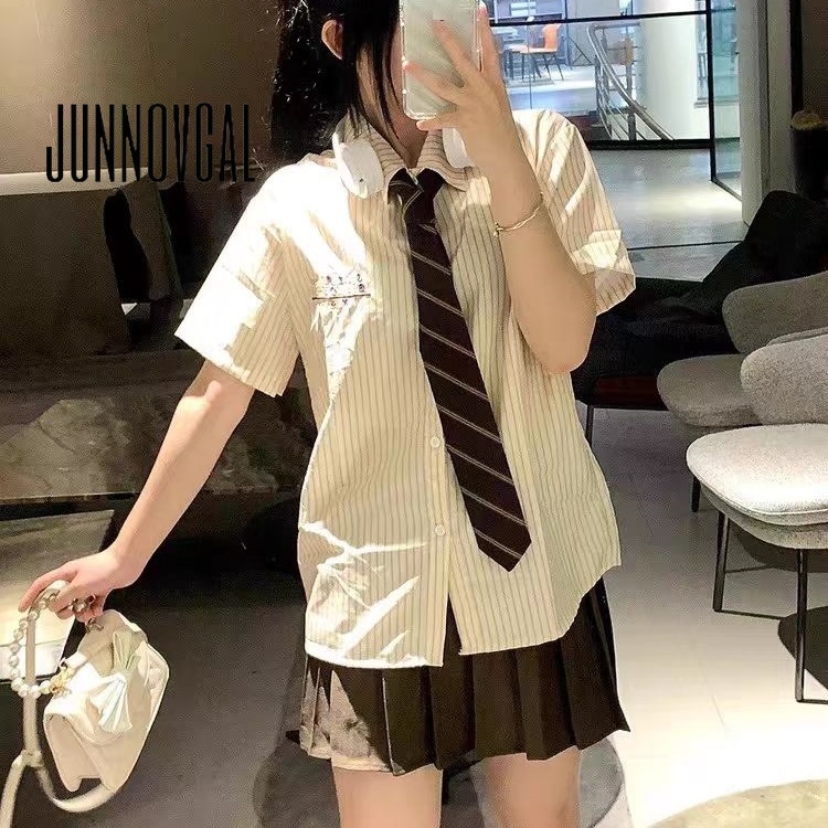 JUNNOVGAL ผู้หญิงแฟชั่นใหม่เครื่องแบบลายเสื้อลําลองสไตล์วิทยาลัย